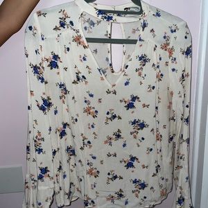 American Eagle Long Sleeve Top.